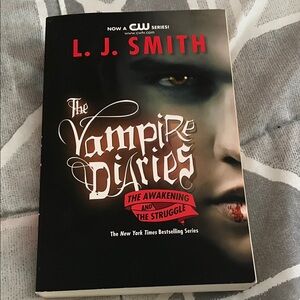 The Vampire Diaries Coffee Table Book - Black & Red